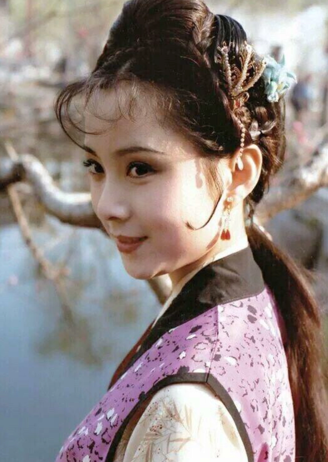 晴雯肖像